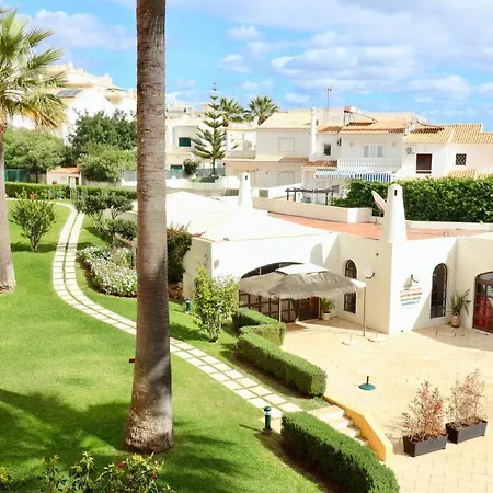 Bellavista Avenida By Beguest Apartmanhotel