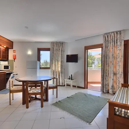 Bellavista Avenida By Beguest Apartmanhotel 3*