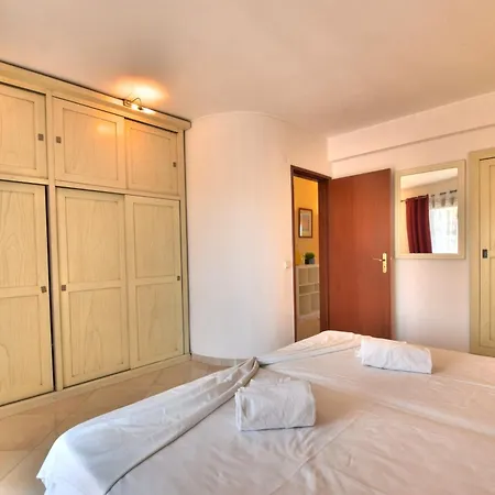 Bellavista Avenida By Beguest Apartmanhotel 3*