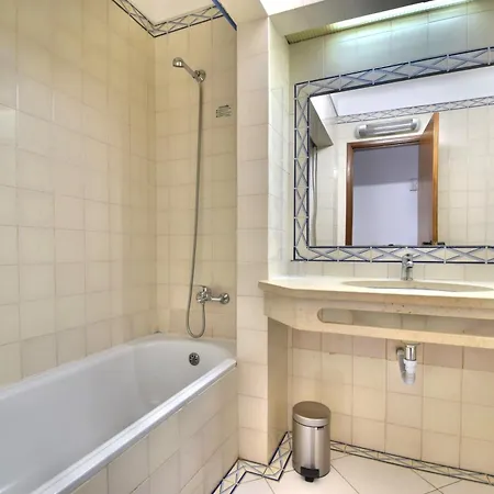 Bellavista Avenida By Beguest Apartmanhotel